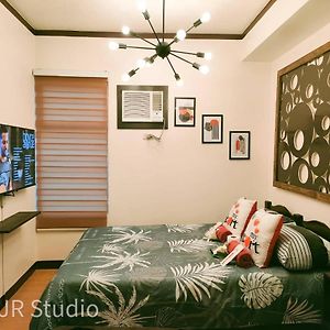 Centropolis Queen Bed Suite- Modern Posh Style 马尼拉 Exterior photo